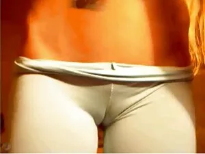 GÁI Straponess kỳ lạ ...