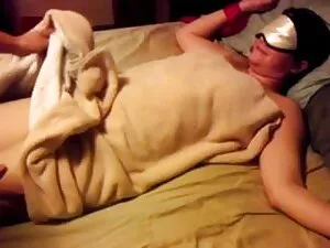 Sau khi bàn tay của  ...