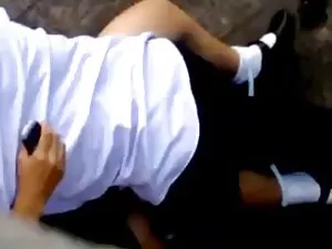 Một người đàn ông đe ...