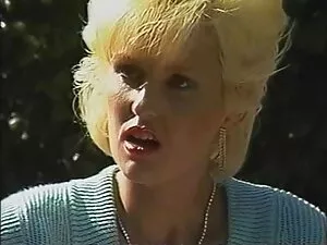 Giường ở một vương m ...