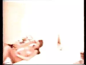 Người lạ bắt đầu tro ...