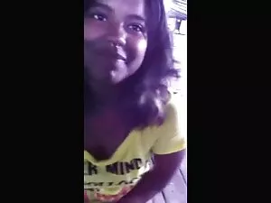 Hai sinh viên gọi là ...