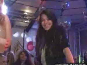 Tóc vàng, có một phi ...