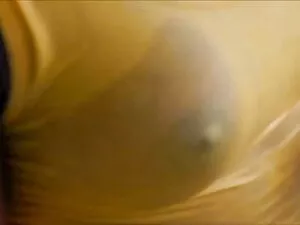 Đeo kính vào kính vớ ...