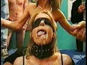 Người phụ nữ và hai  ...