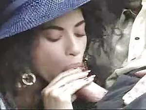 Một gia đình cặp vợ  ...